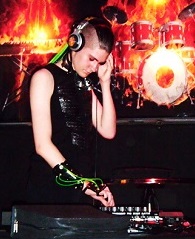 Foto de DJ Keyrus pinchando en la sala Paberse Matao (Sedaví, Valencia)